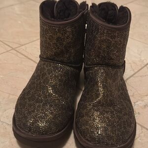 UGG size 7 Ladies leopard glam Bootie